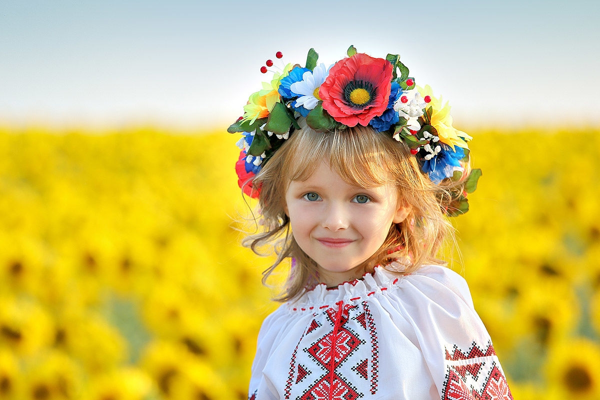 внутреннее картинки украинец и украинка закиньте сюда несколько